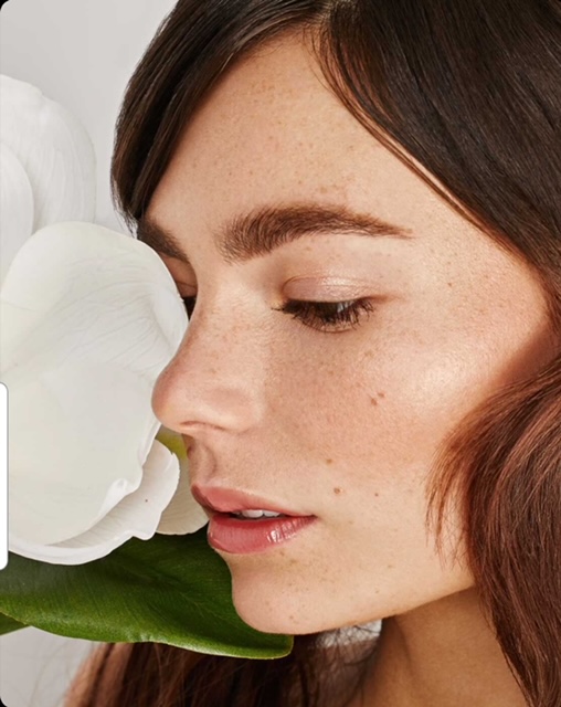 Modal-smelling flower & pick VCI Artists for makeup & hair styling